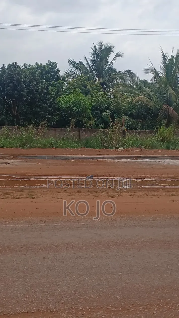 3 Plots of Titled Roadside Land at Dodowa