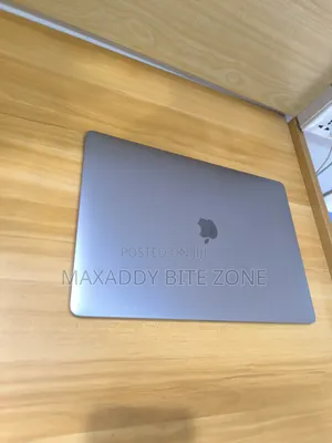 Laptop Apple MacBook Pro 2018 16GB Intel Core i7 SSD 512GB