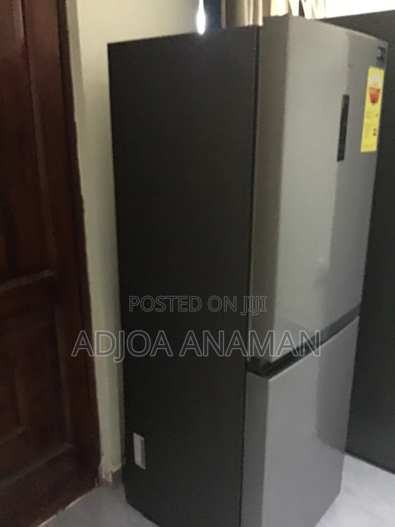 Samsung 210L Bottom-Freezer Refrigerator – Excellent Working Condition