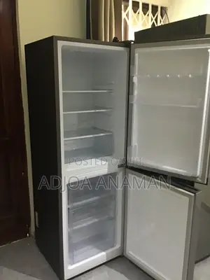 Samsung 210L Bottom-Freezer Refrigerator – Excellent Working Condition