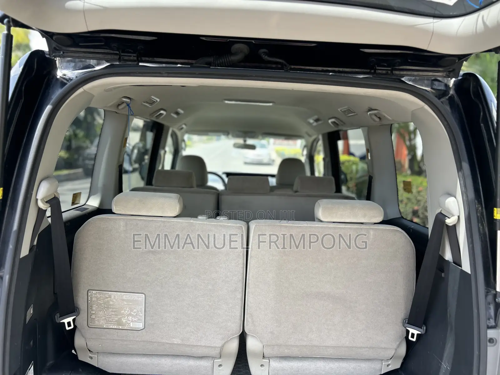 Toyota Voxy ZS 4WD 8-Seater 2013 Black