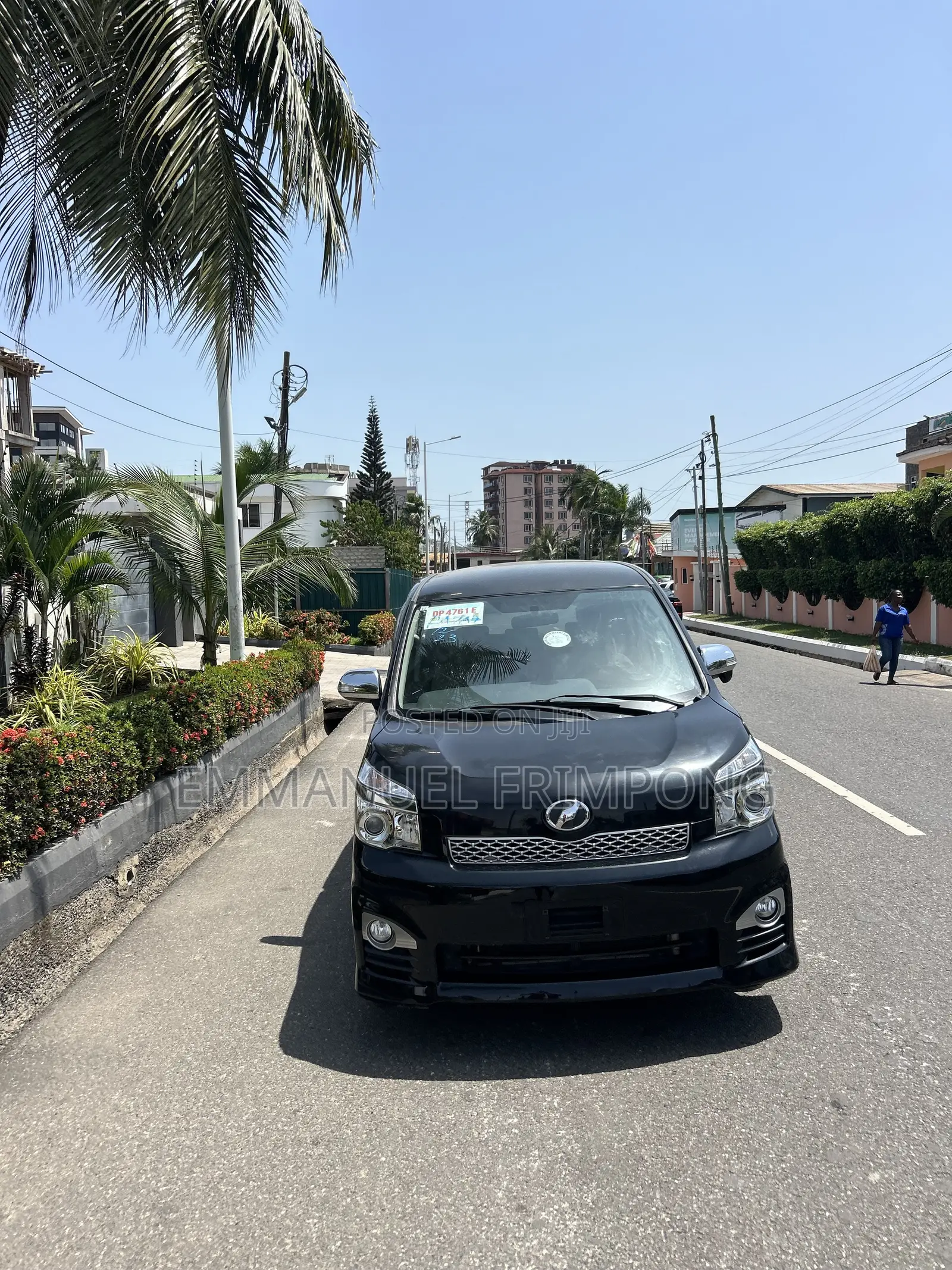 Toyota Voxy ZS 4WD 8-Seater 2013 Black