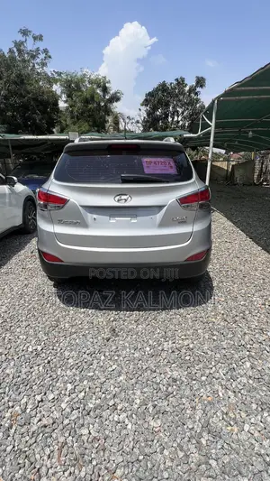 Hyundai Tucson 2012 White