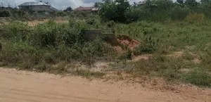 One and Half Plot.
7min.to Kumasi Accra Main Road.