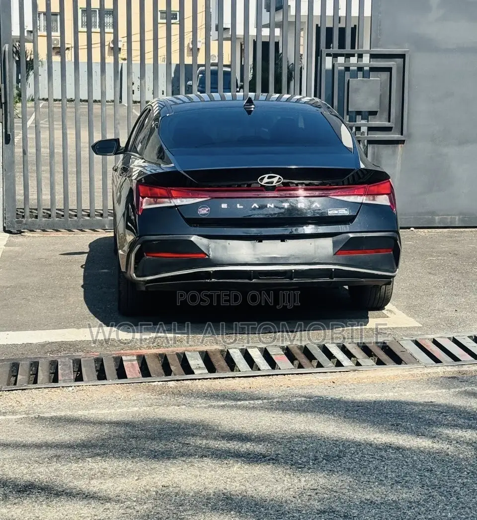 Hyundai Elantra 2025 Black