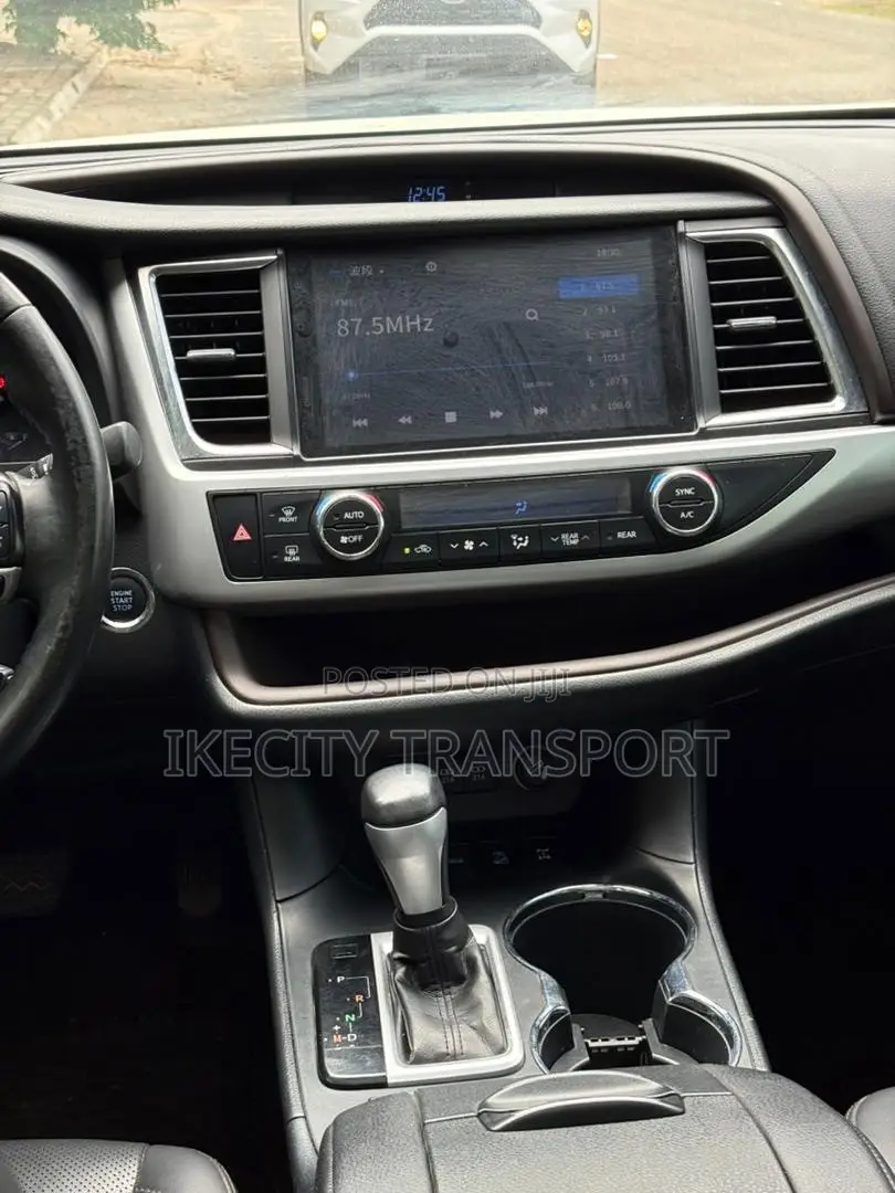 Toyota Highlander XLE 2019 White