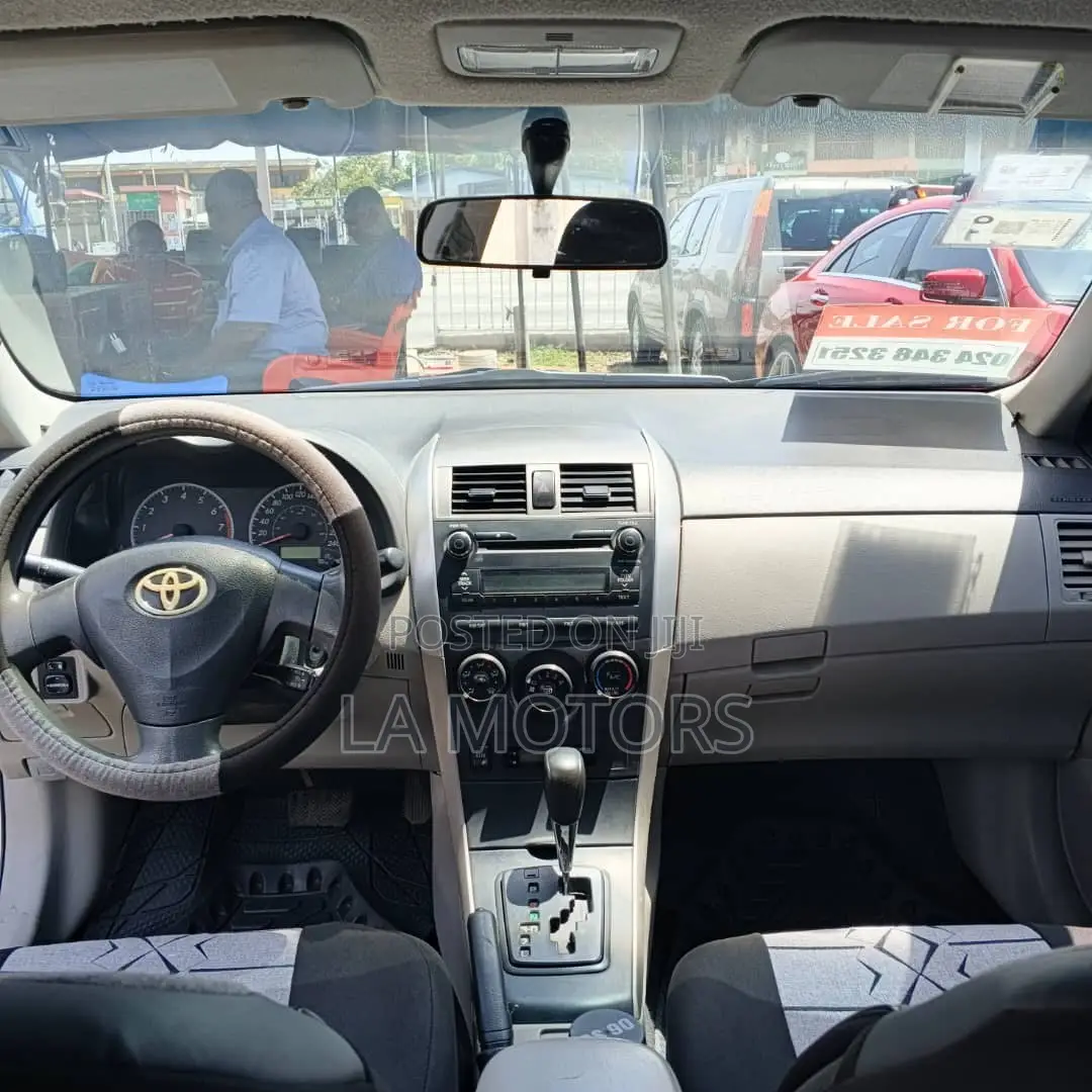 Toyota Corolla 2013 White