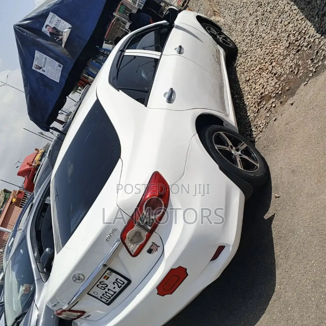 Toyota Corolla 2013 White