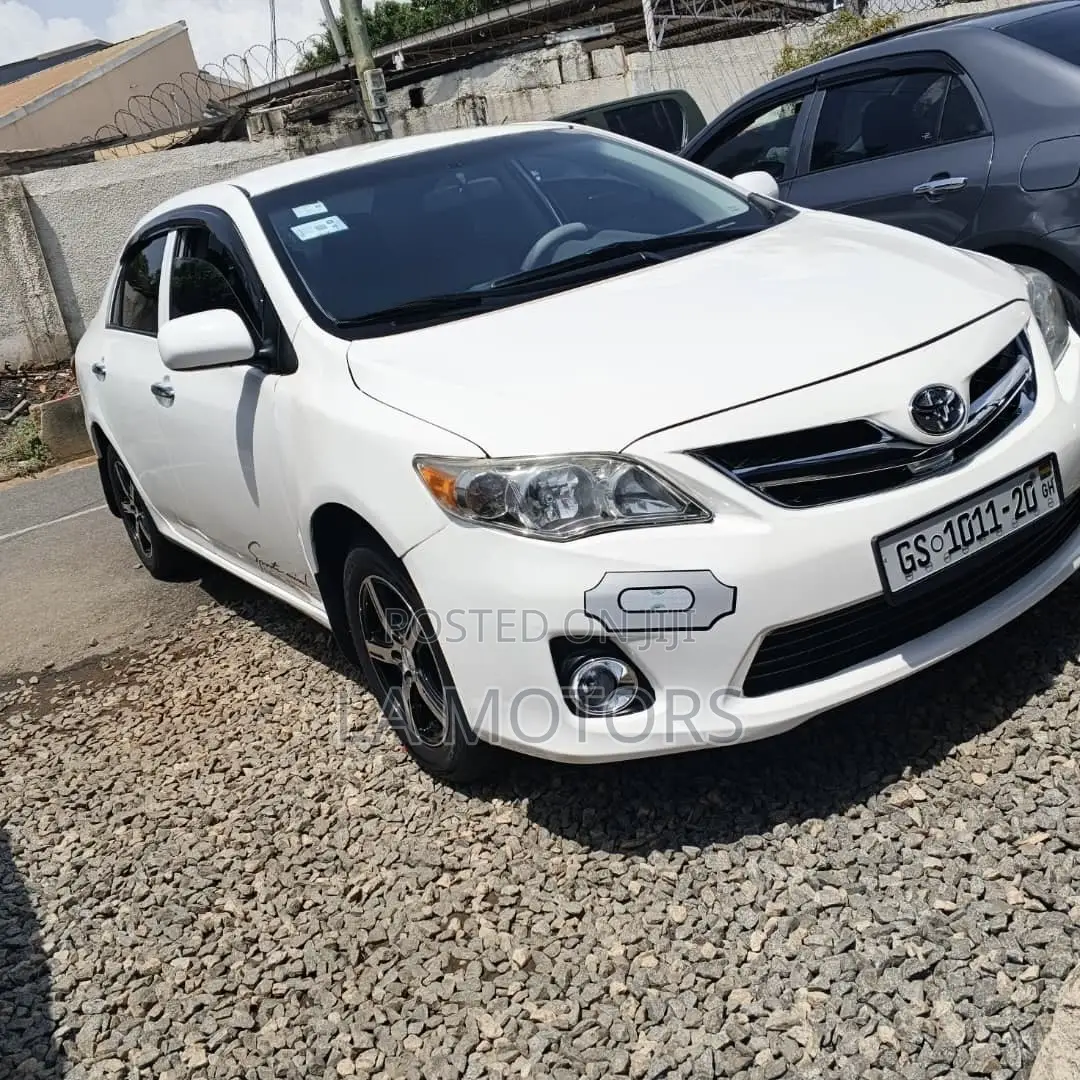 Toyota Corolla 2013 White