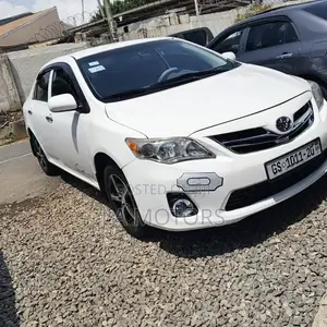 Toyota Corolla 2013 White