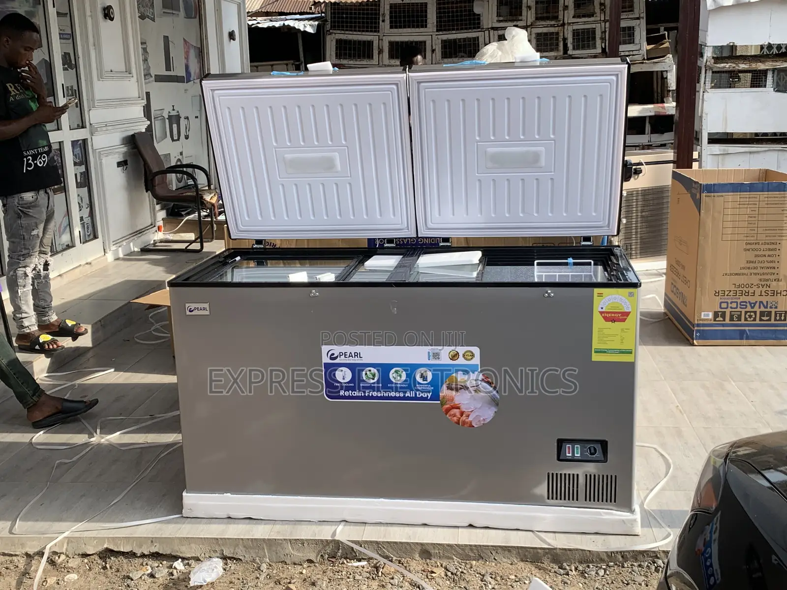 High Quality Sleek PCF-5310-6f Pearl 418L Doubledoor Chest Freezer