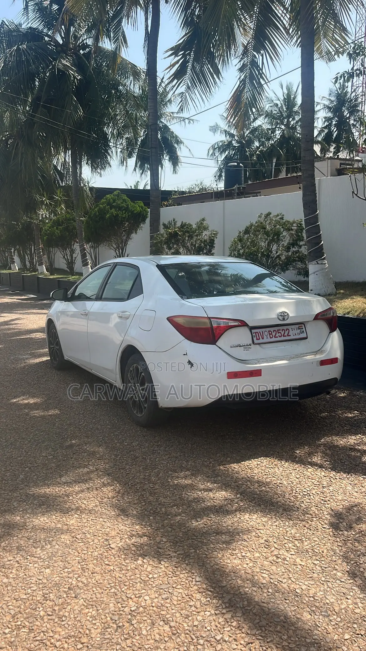 Toyota Corolla LE 4dr Sedan (1.8L 4cyl CVT) 2016 White