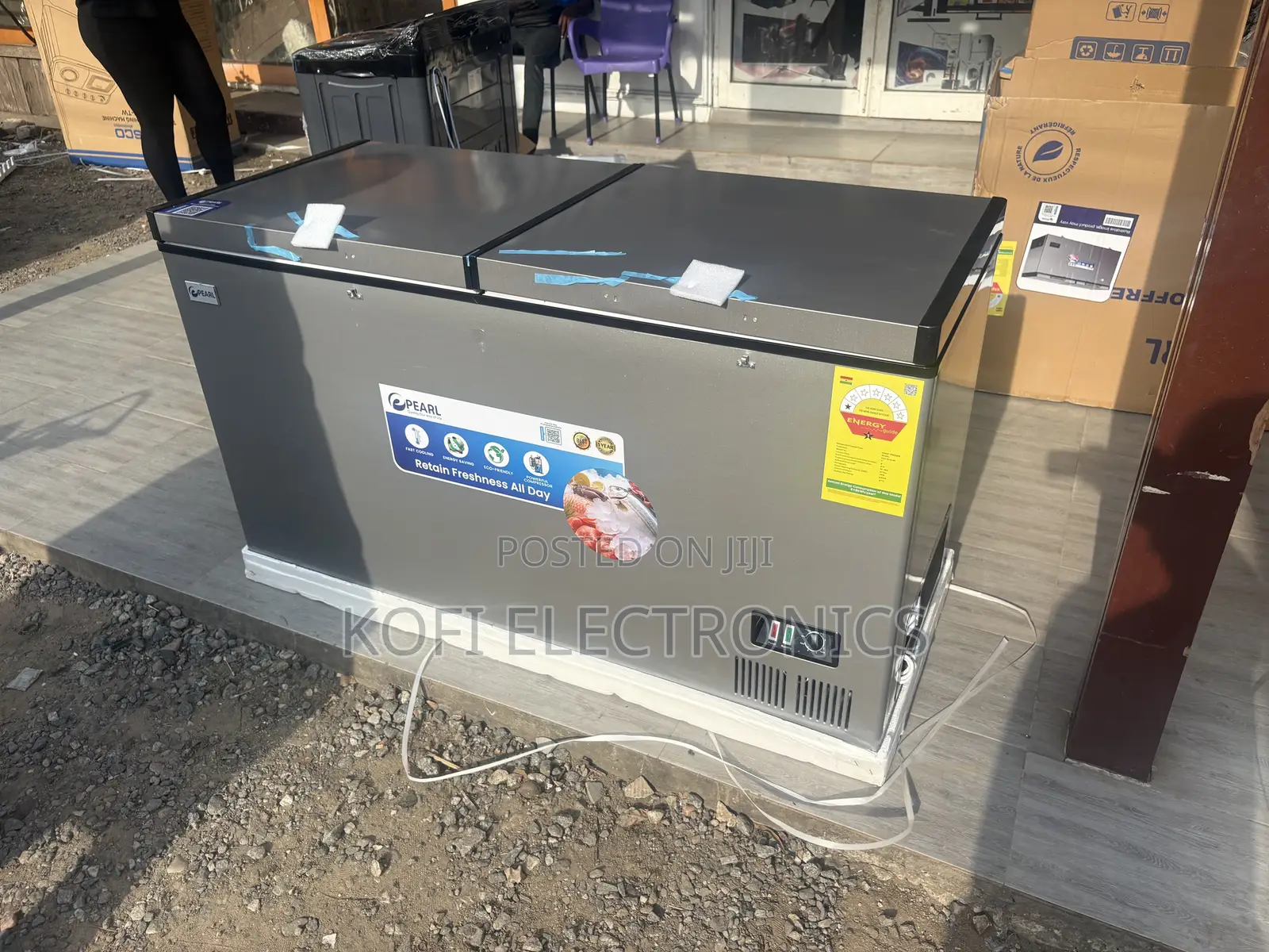 A Lock & Key Pearl Freezer PCF-5310-6f (418l)