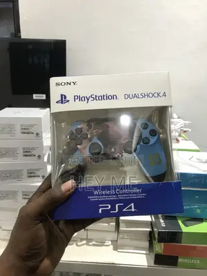 PS4 Controller