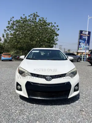 Toyota Corolla 2016 White