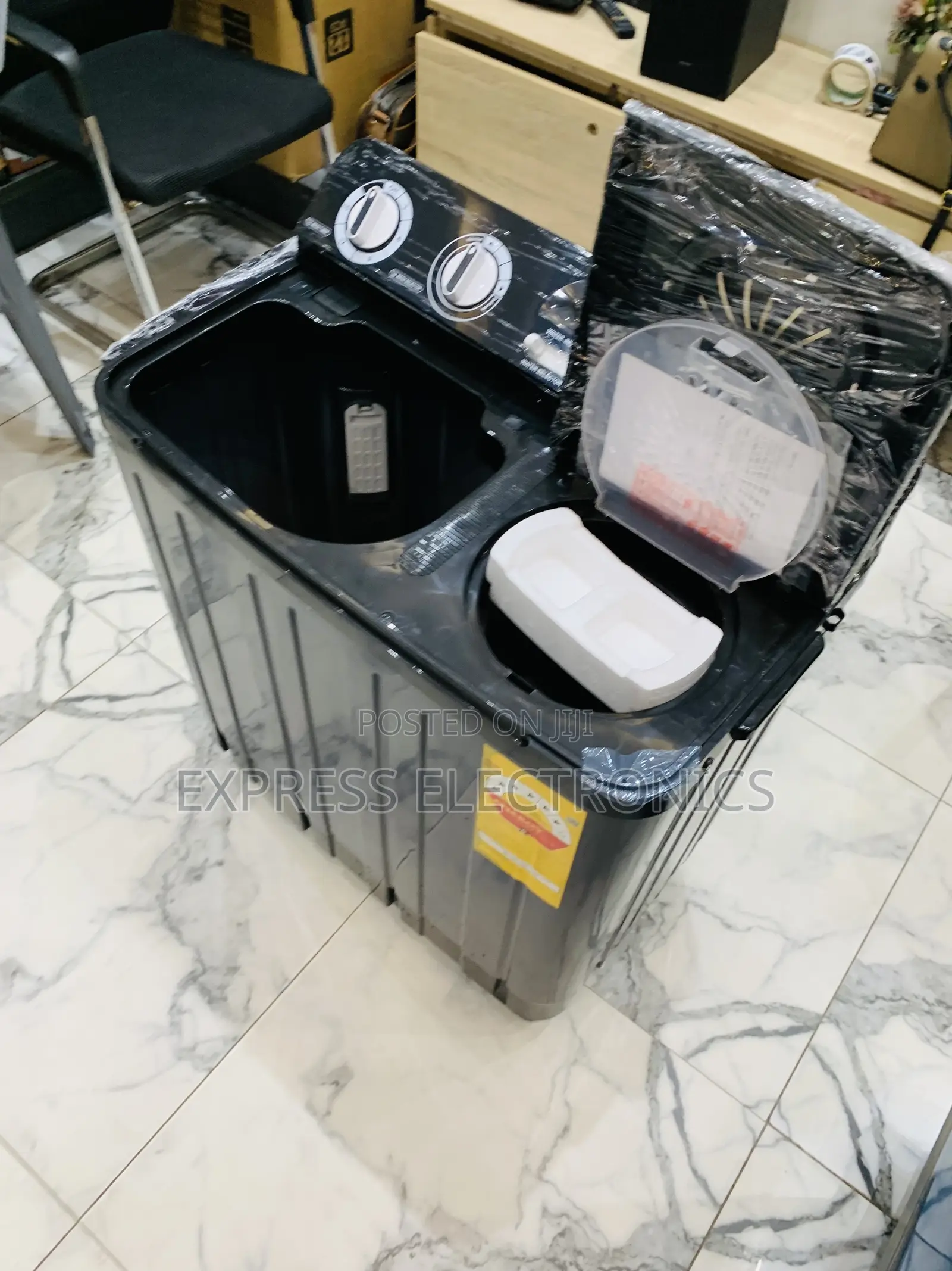 Spectacular Performance Twintub Wash and Spin 11kg Black Nasco