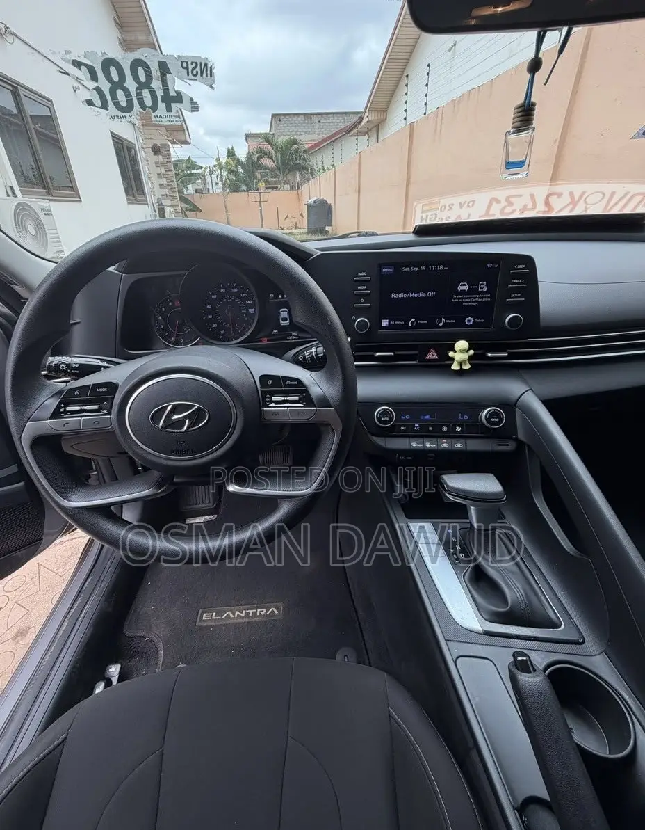 Hyundai Elantra 2023 Gray