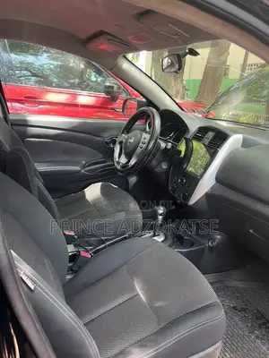 Nissan Versa 1.6 SV 2017 Black