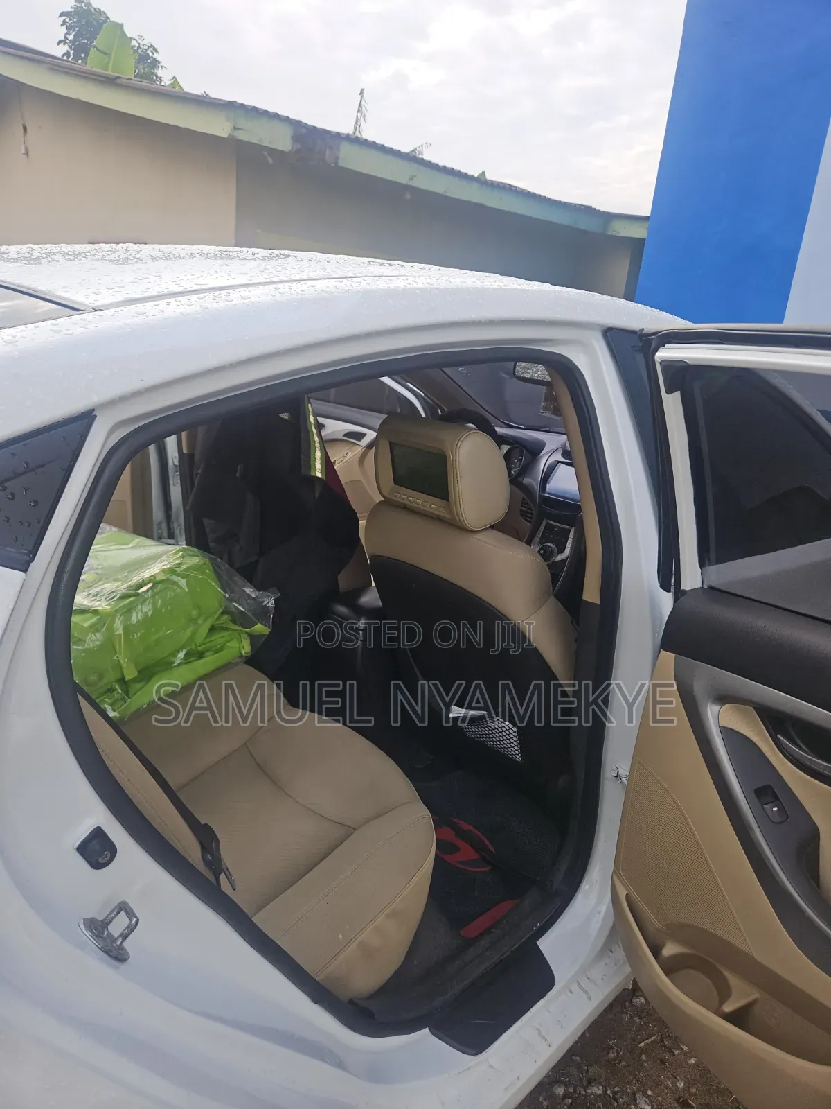 Hyundai Elantra 2012 White