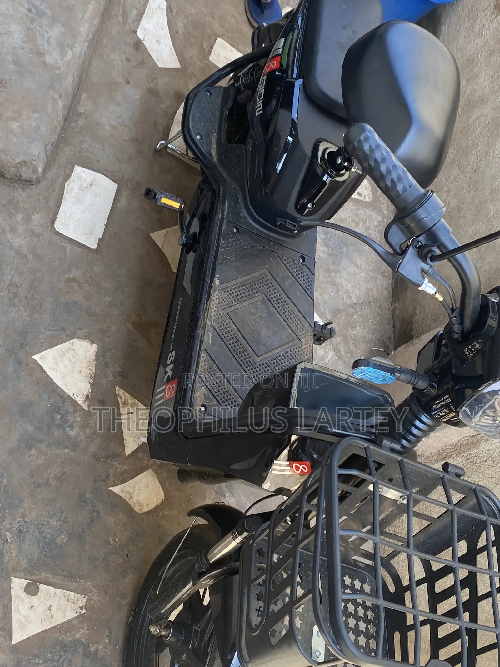 New Royal Motorcycle 2025 Black
