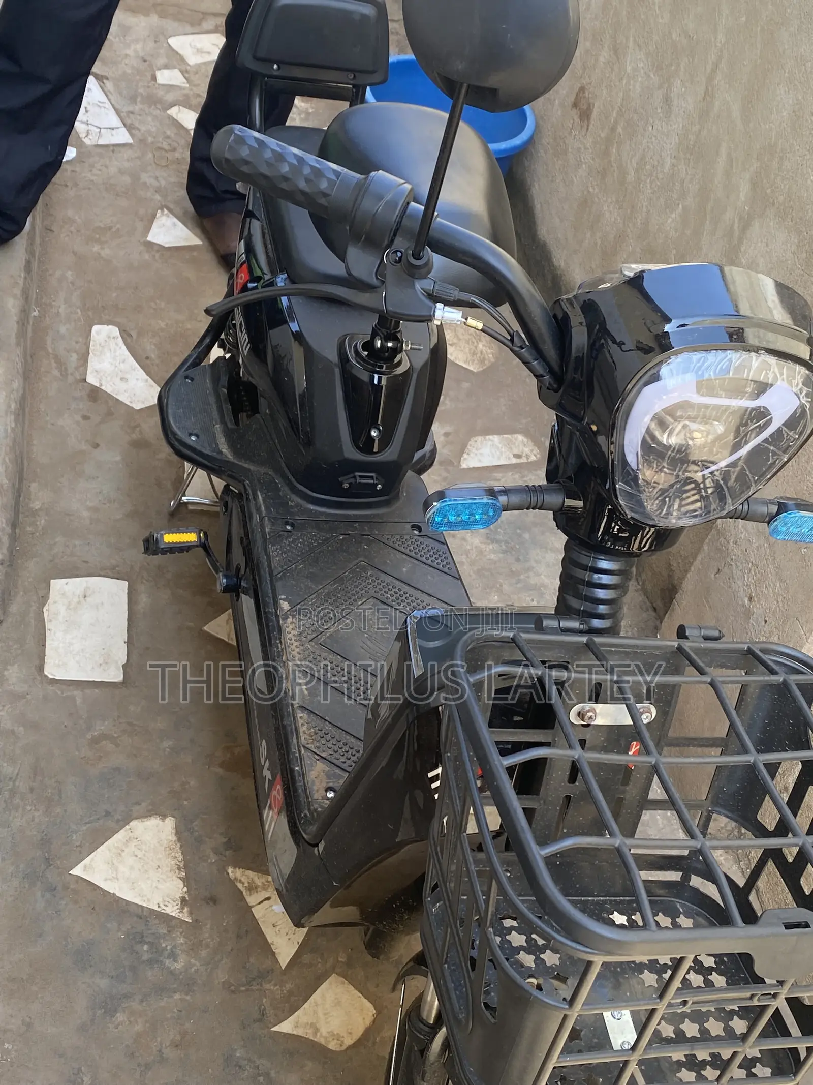 New Royal Motorcycle 2025 Black