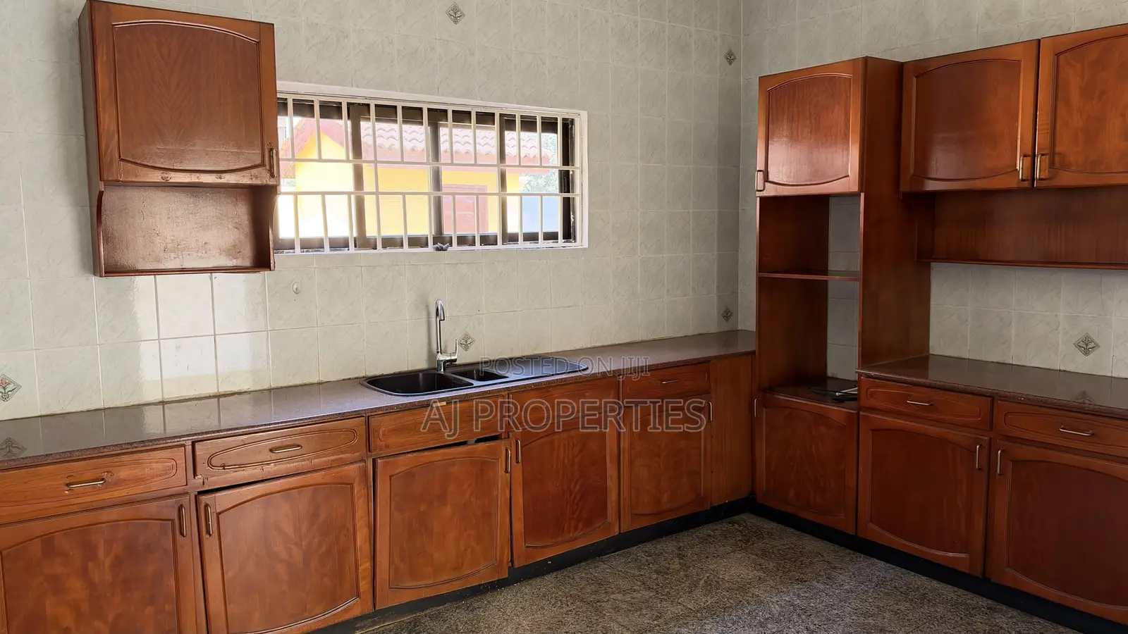 5bdrm House in East Legon for rent