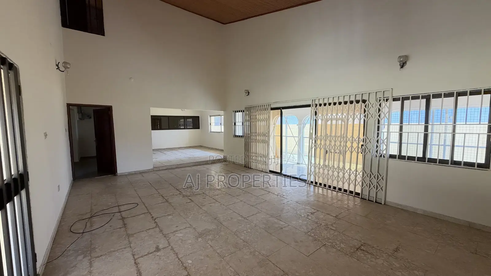 5bdrm House in East Legon for rent