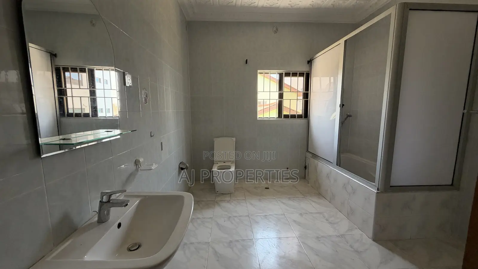5bdrm House in East Legon for rent
