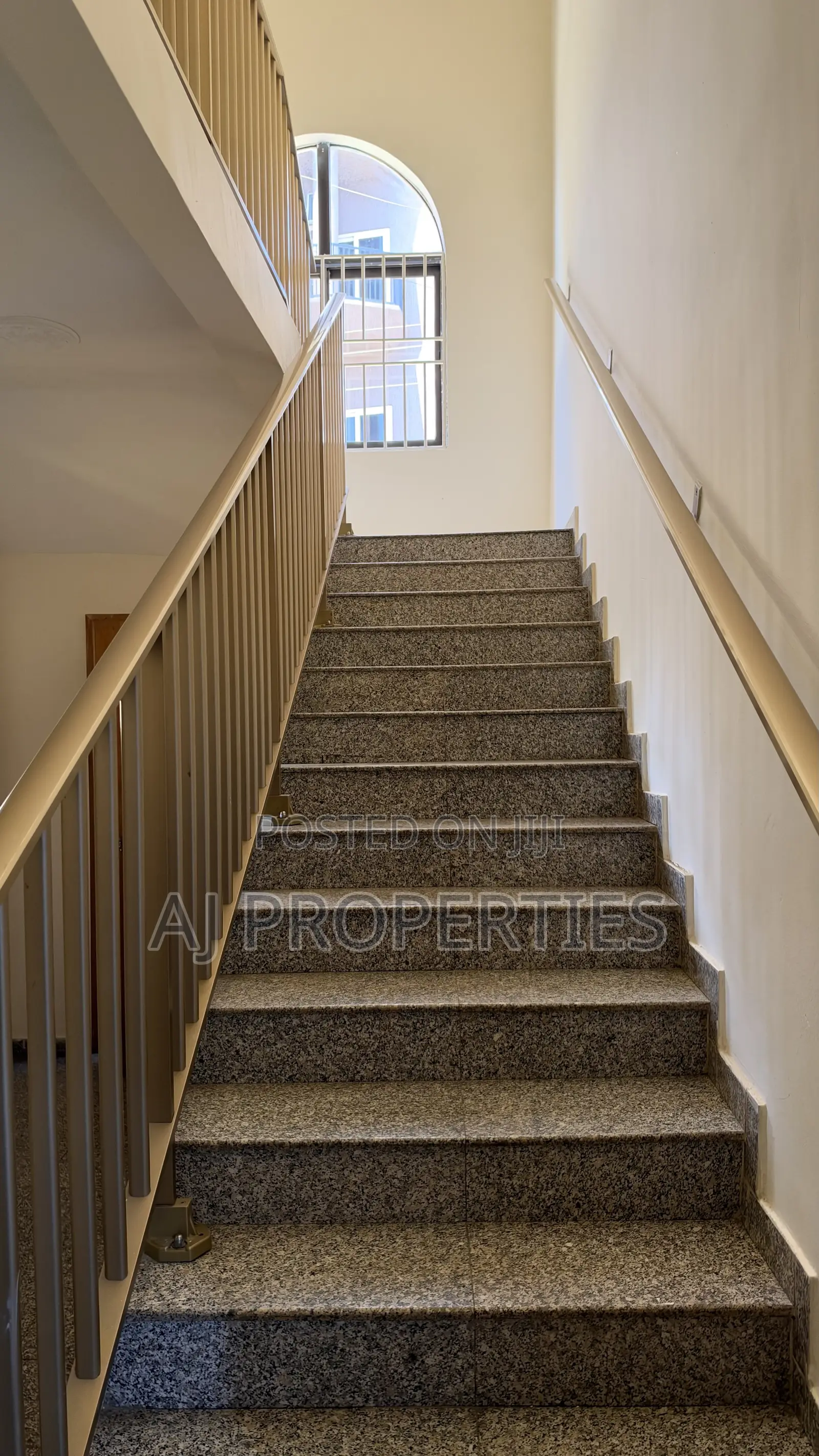5bdrm House in East Legon for rent