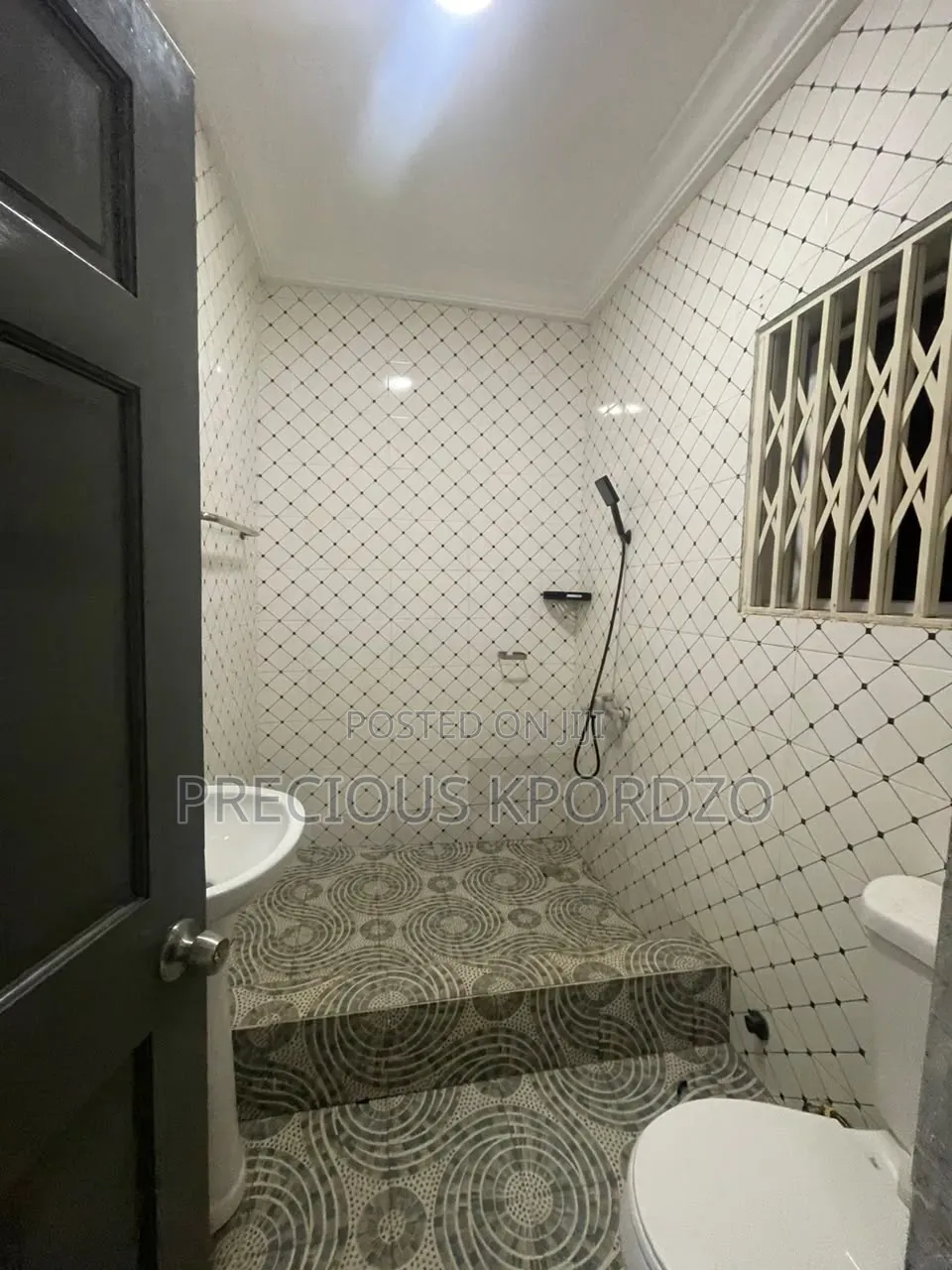 1bdrm Room & Parlour in Pantang Pnt, Barrier for rent