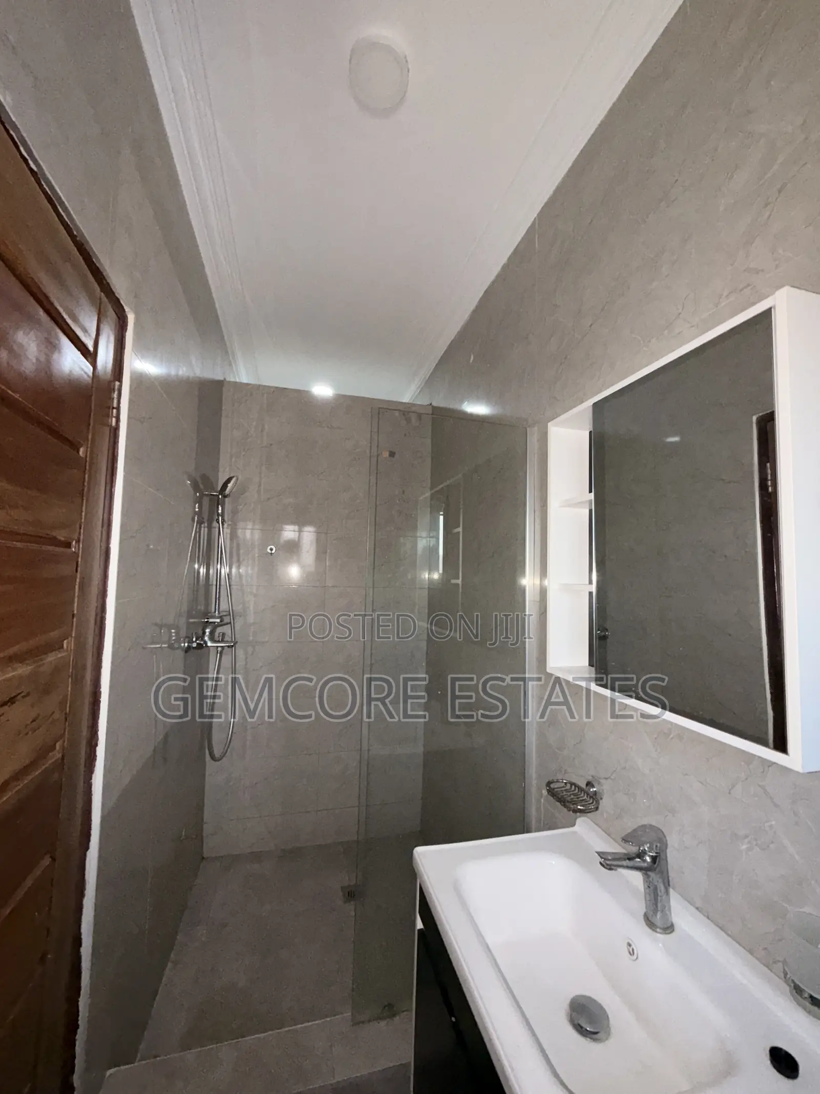 1bdrm Apartment in Adjiringanor, Adjiriganor for rent