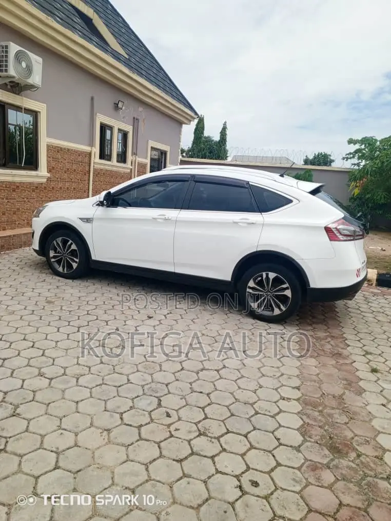 Luxgen U6 2015 White