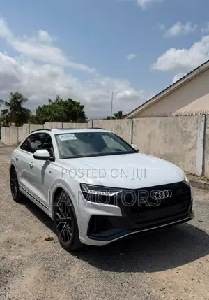 Audi Q8 2021 White