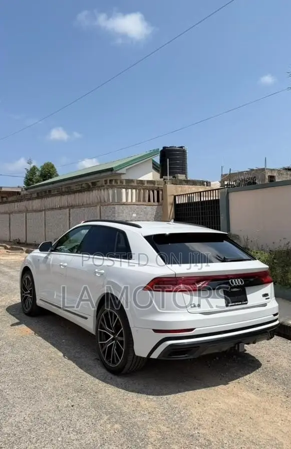 Audi Q8 2021 White