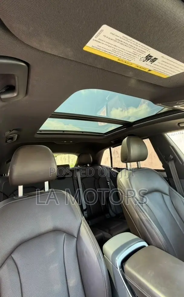 Audi Q8 2021 White