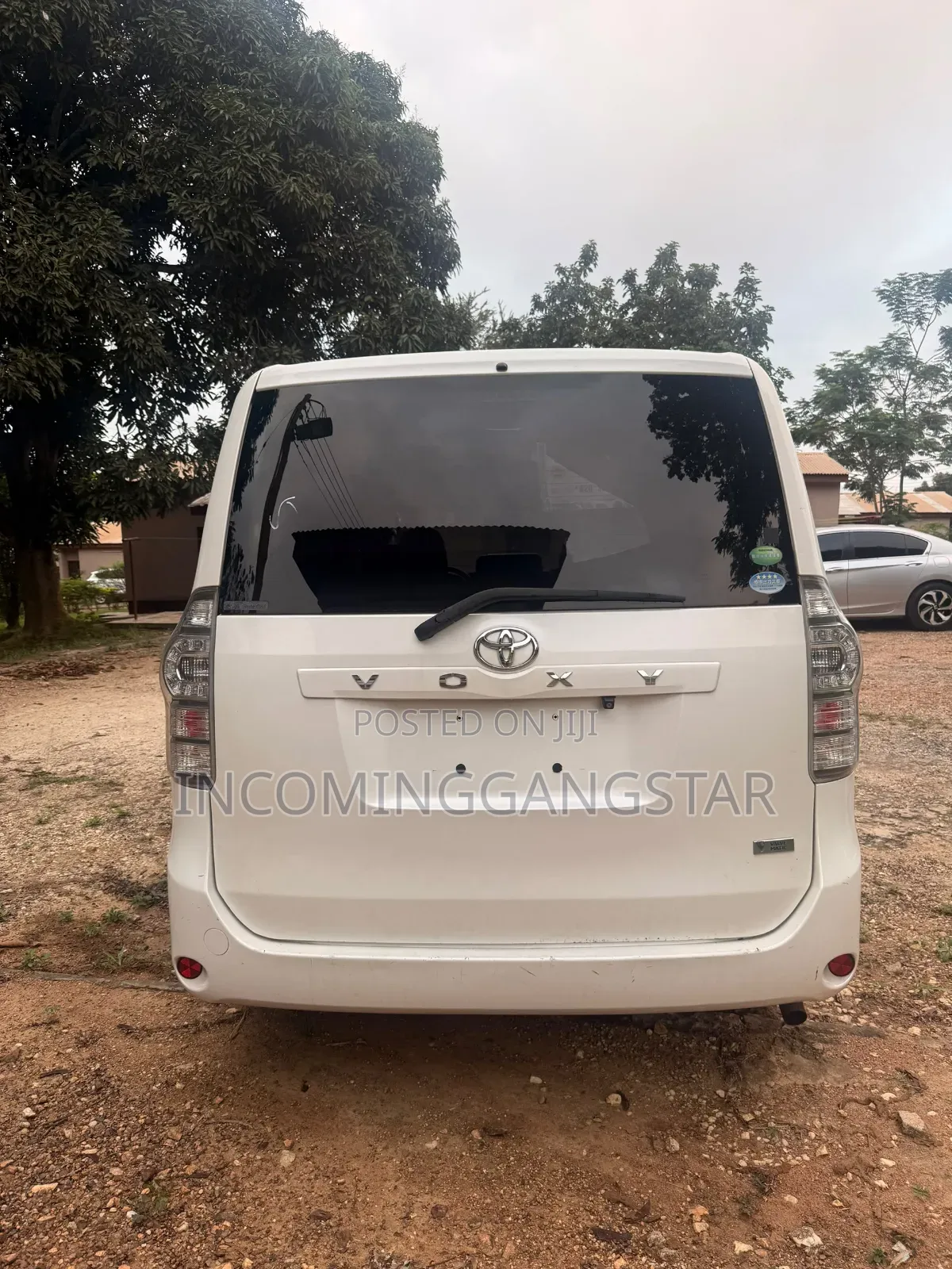 Toyota Voxy 2013 White