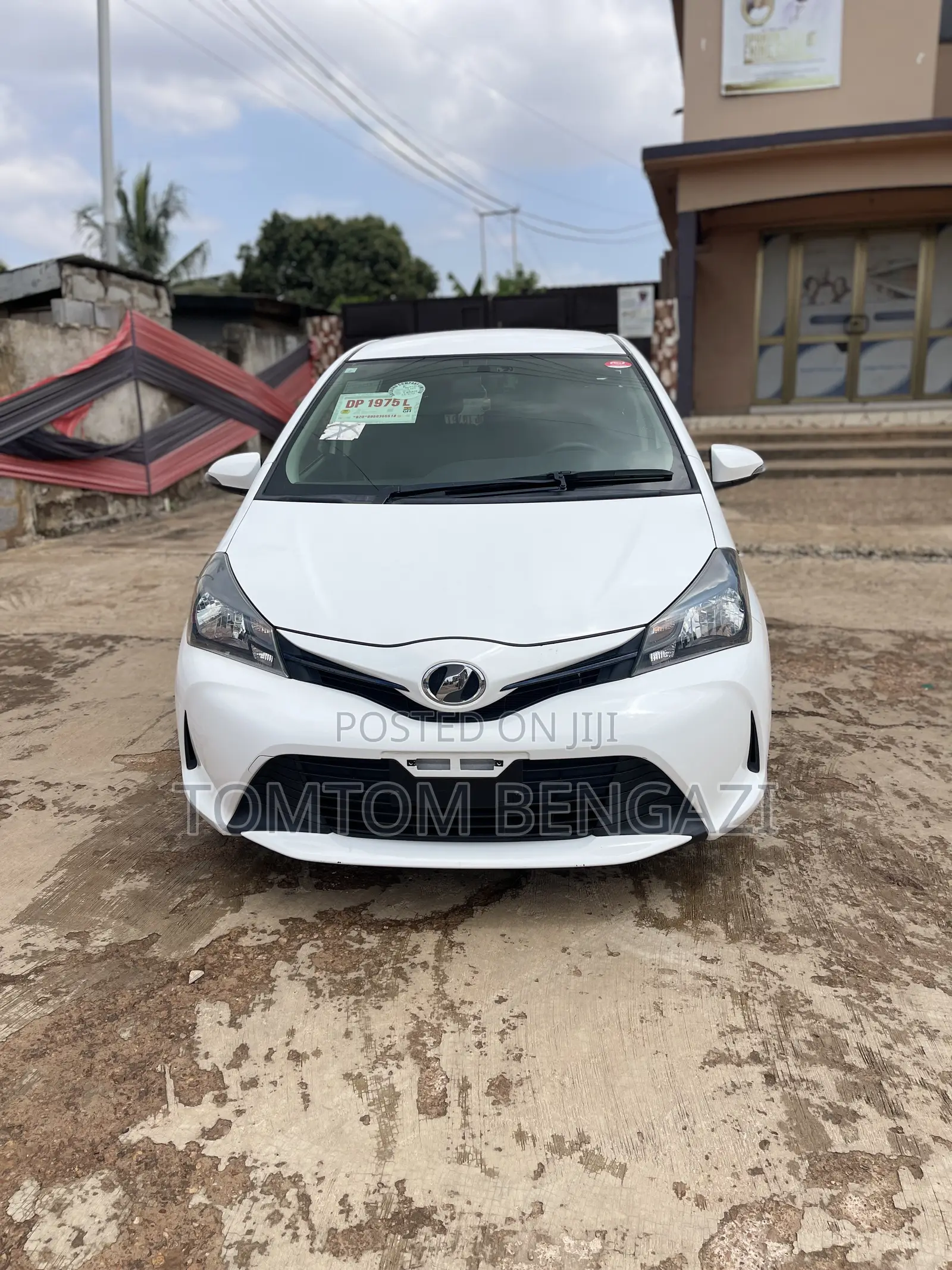 Toyota Vitz 1.3 FWD 5dr 2015 White