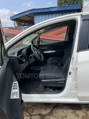 Toyota Vitz 1.3 FWD 5dr 2015 White