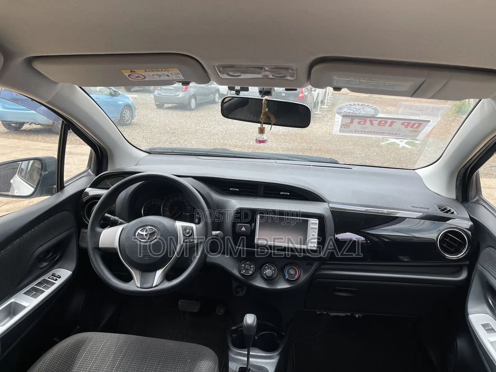 Toyota Vitz 1.3 FWD 5dr 2015 White