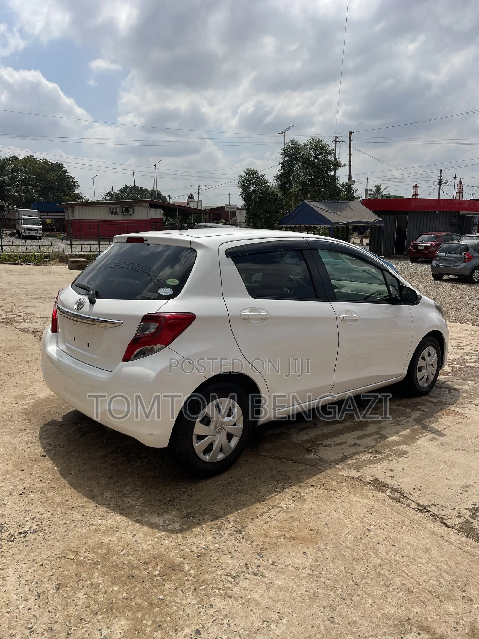 Toyota Vitz 1.3 FWD 5dr 2015 White