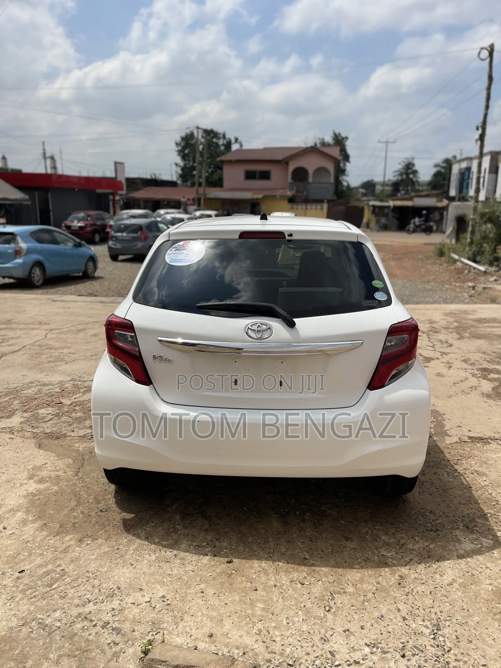 Toyota Vitz 1.3 FWD 5dr 2015 White