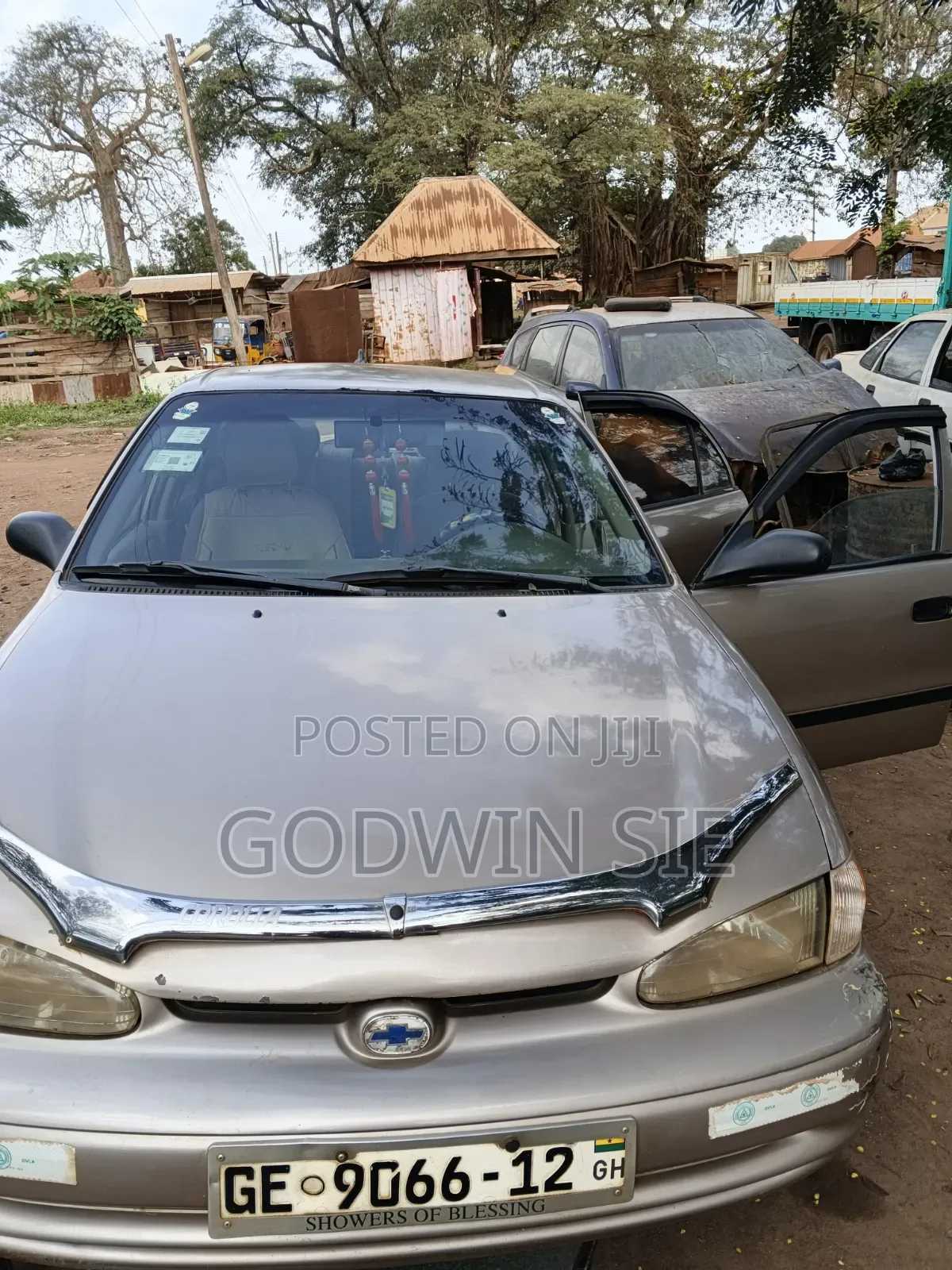Chevrolet Prizm Automatic 2001 Silver