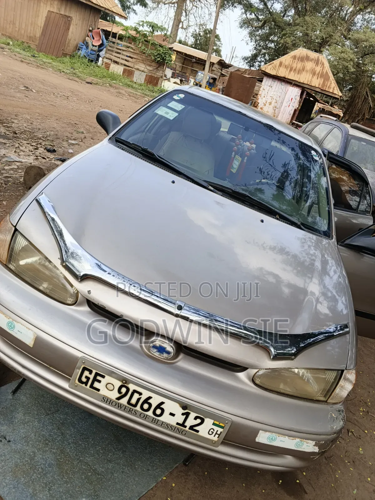 Chevrolet Prizm Automatic 2001 Silver