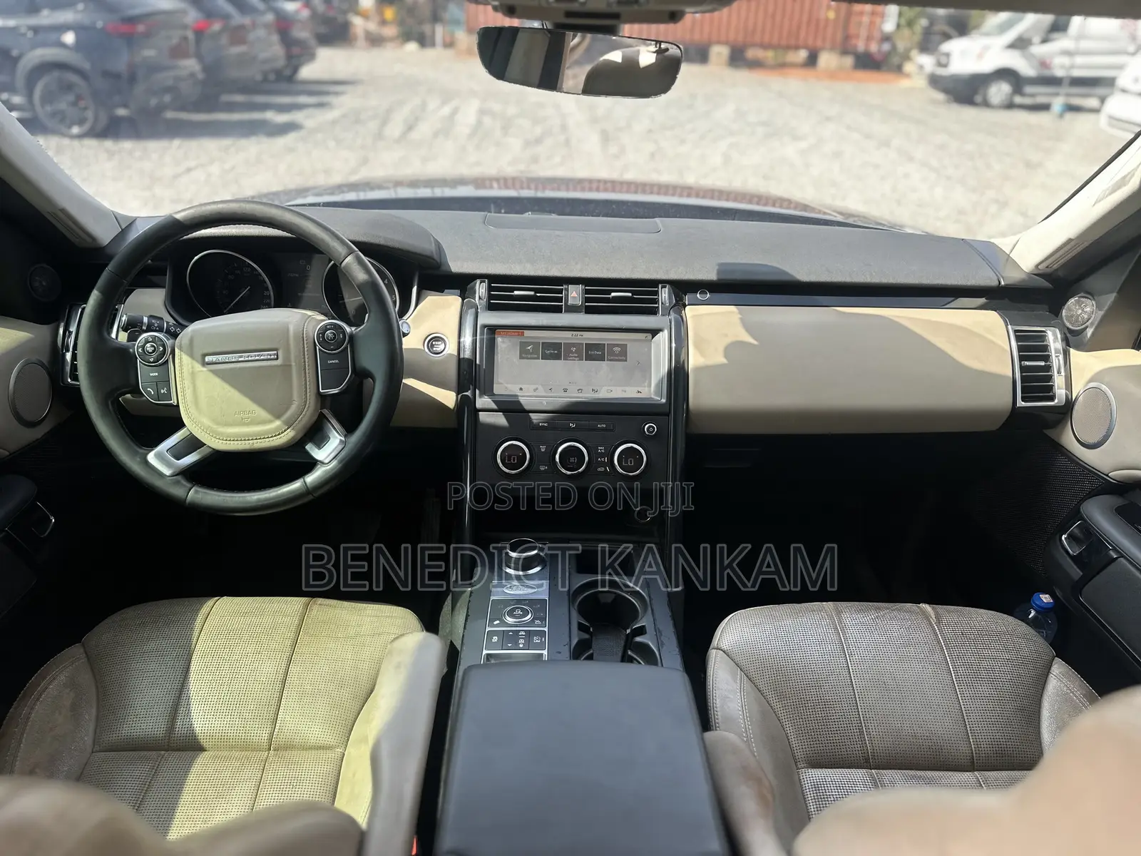Land Rover Discovery HSE 4x4 2017 Gray