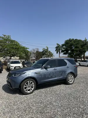 Land Rover Discovery HSE 4x4 2017 Gray