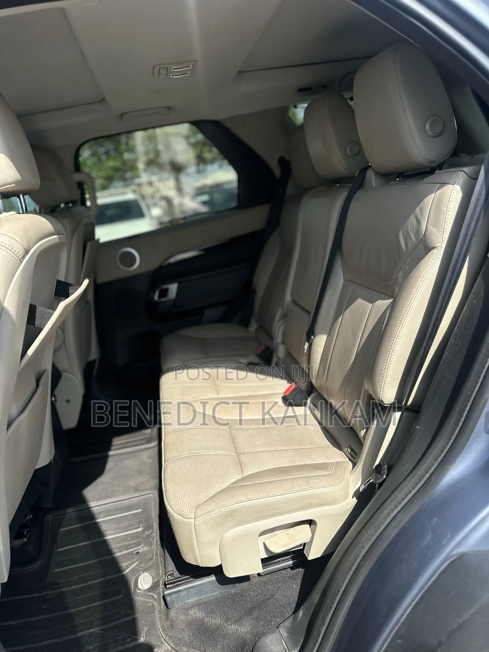 Land Rover Discovery HSE 4x4 2017 Gray