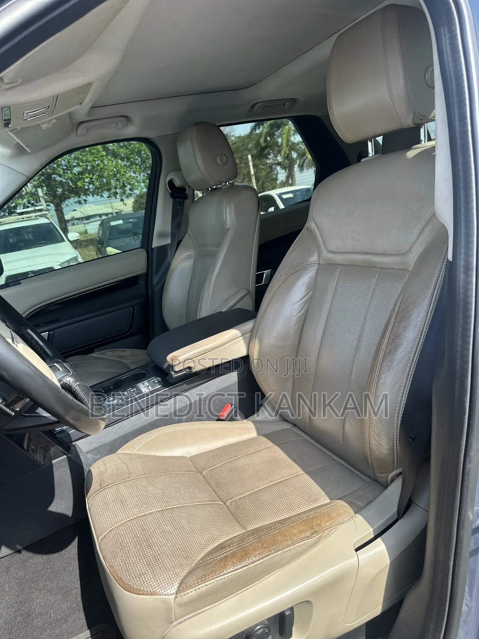 Land Rover Discovery HSE 4x4 2017 Gray