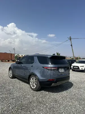 Land Rover Discovery HSE 4x4 2017 Gray