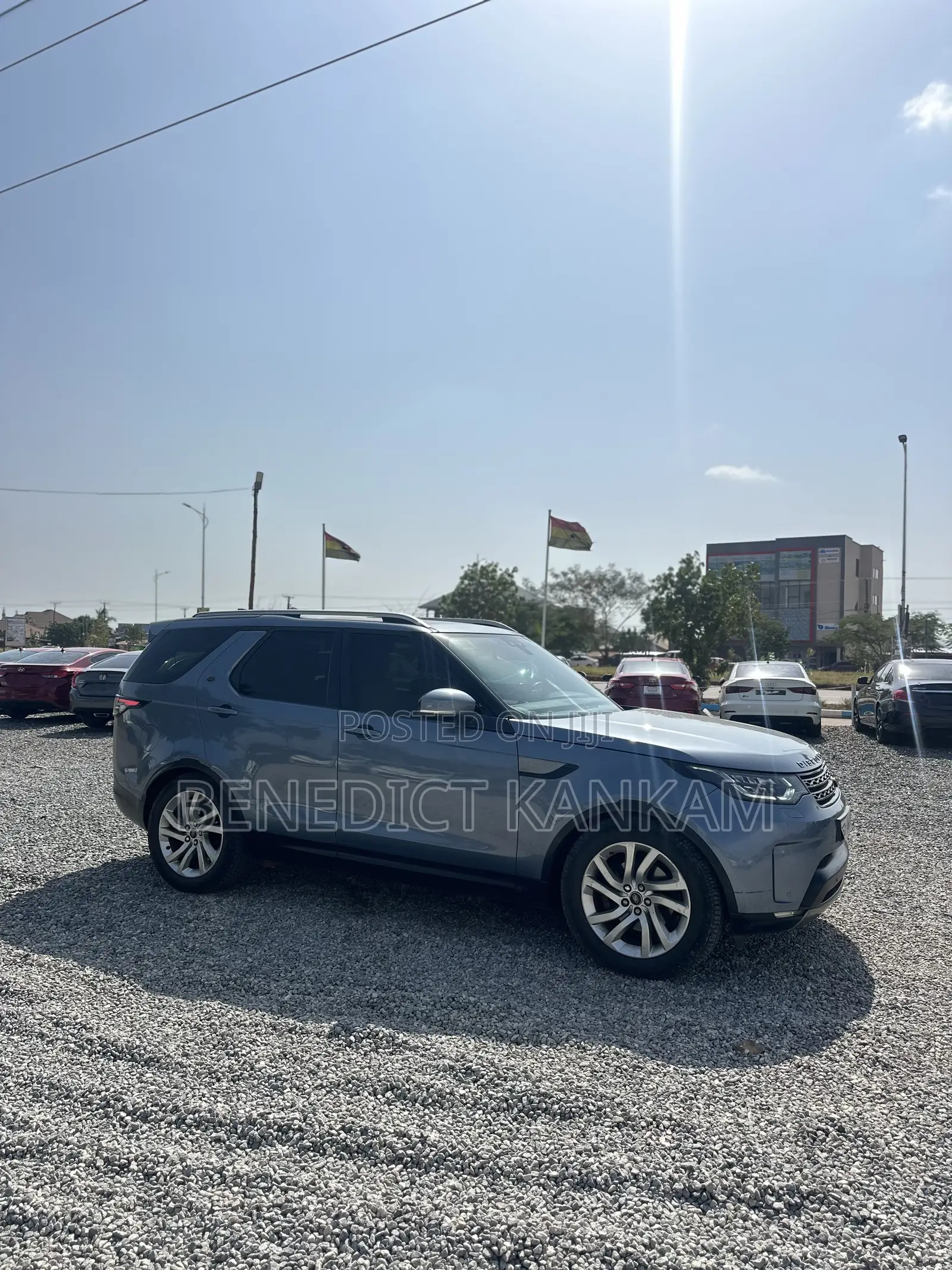 Land Rover Discovery HSE 4x4 2017 Gray