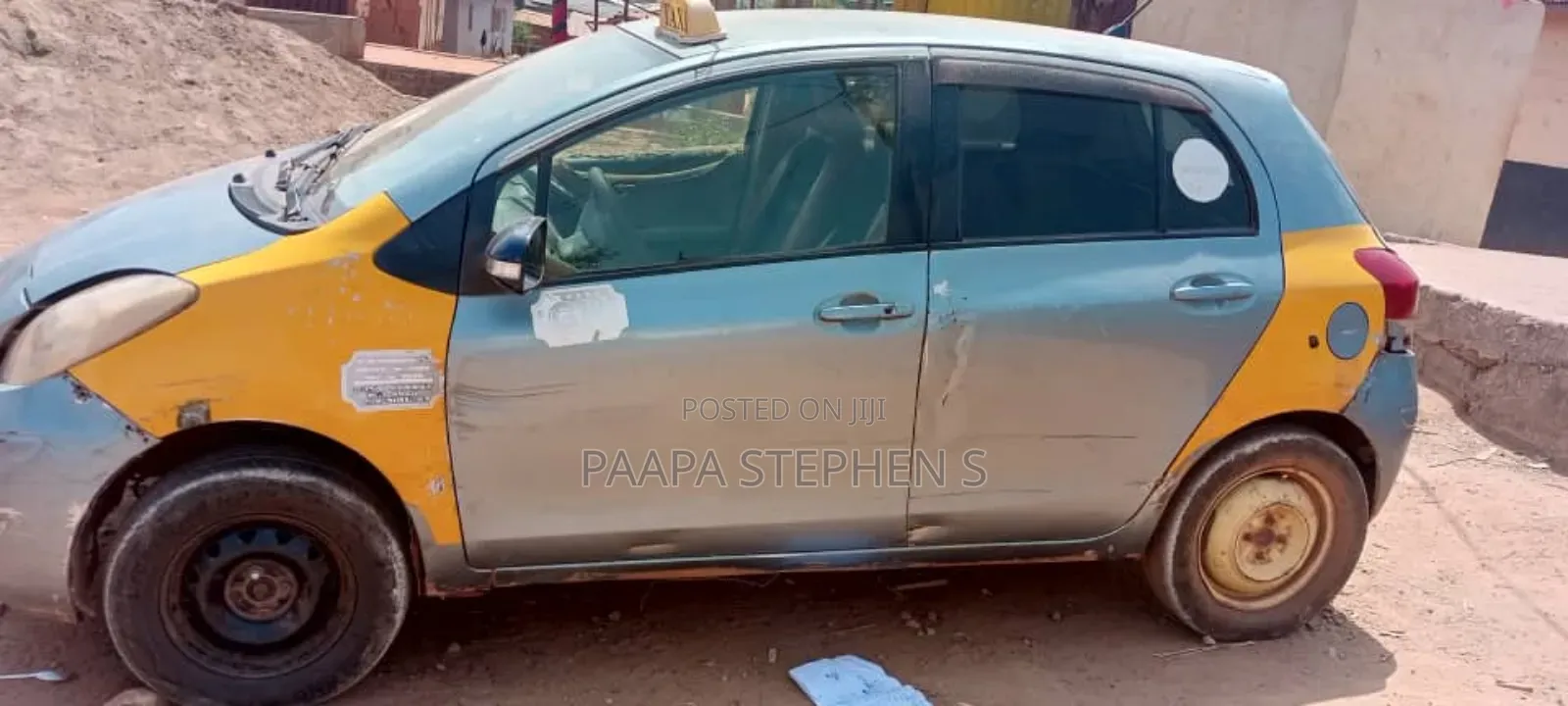 Toyota Vitz 2009 Silver